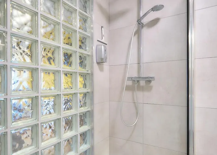 Alojamento de Acomodação e Pequeno-almoço Cecha &wellness 4*